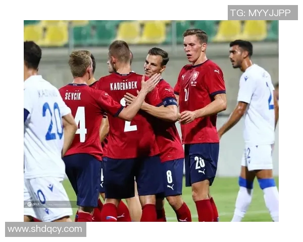 塞浦路斯与捷克展开友谊赛较量球迷期待精彩对决与激情时刻